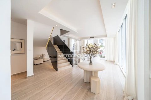 Radový dom v Al Barari, Dubai, SAE 4 spálne, 180 m2 č. 665329 - Fotografia 8