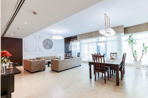 Duplex in Dubai Marina, UAE 4 bedrooms, 444 sq.m. № 665347 - photo 2