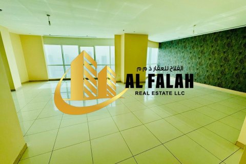 Apartamento en alquiler en Al Khan, Sharjah, EAU 4 dormitorios, 334 m2 № 656035 - foto 4