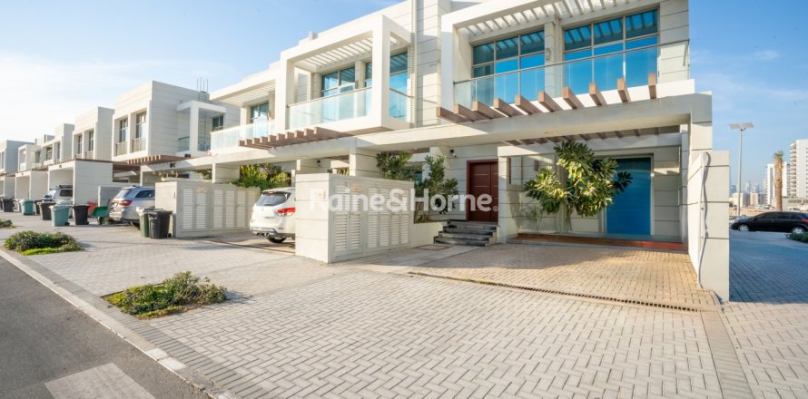 Al Furjan, Dubai, UAE의 빌라 침실 4개, 225.4제곱미터 번호 707667