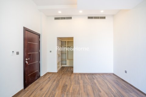 Al Furjan, Dubai, UAE의 판매용 빌라 침실 4개, 225.4제곱미터 번호 707667 - 사진 15