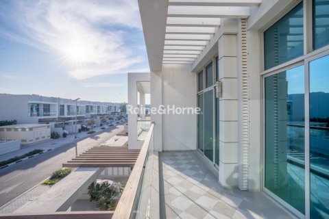 Al Furjan, Dubai, UAE의 판매용 빌라 침실 4개, 225.4제곱미터 번호 707667 - 사진 14