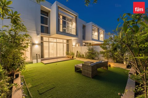 Kuća u nizu u Dubai, UAE 210.6 m2, 3 spavaćih soba Br. 703559