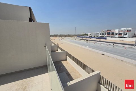 Casa urbana para arrendamento em Dubai, EAU 4 quartos, 191 m2 № 662289 - foto 1