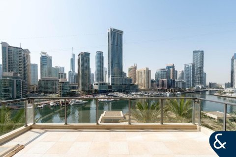 Appartamento in affitto a Dubai Marina, Dubai, EAU 3 camere da letto, 213 mq. № 671677 - foto 1