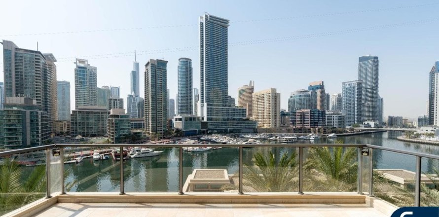Appartamento a Dubai Marina, Dubai, EAU 3 camere da letto, 213 mq. № 671677