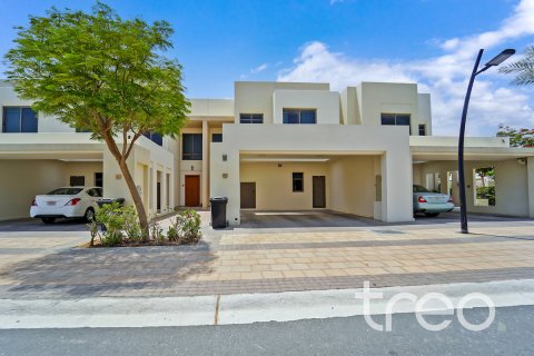 Villa in Town Square, Dubai, UAE 3 bedrooms, 220.27 sq.m. № 753811