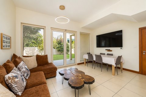 Villa à louer à Arabian Ranches, Dubai, EAU 3 chambres, 308.81 m2 № 750071 - photo 15