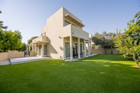 Huvila Arabian Ranches, Dubai, Arabiemiraatit 3 makuuhuonetta, 308.81 m2 № 750071
