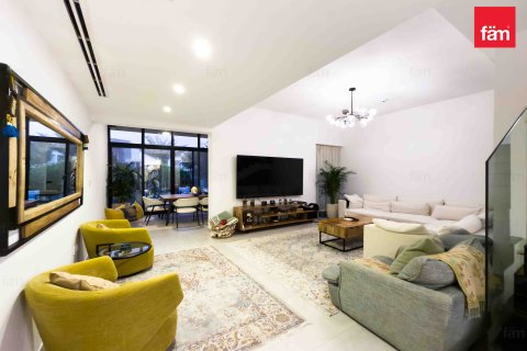 Таунхаус Дубай, БАӘ-да 3 жатын бөлмелер, 176 м² № 645586 - фото 9