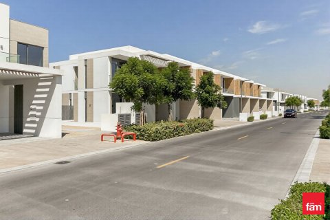 Maison de ville à vendre à  Dubai, EAU 3 chambres, 144.8 m2 № 691285 - photo 2