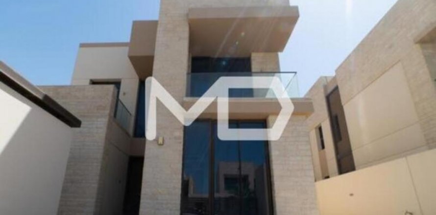 Vilë në Saadiyat Island, Abu Dhabi, Emiratet e Bashkuara Arabe 4 dhoma gjumi, 439 m2. № 554616