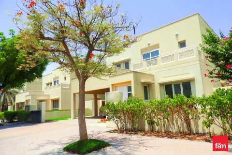 Вилла Дубай, БАӘ-да 4 жатын бөлмелер, 539.9 м² № 631647 - фото 1
