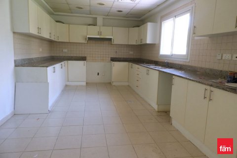 Вилла Дубай, БАӘ-да 4 жатын бөлмелер, 539.9 м² № 631647 - фото 11