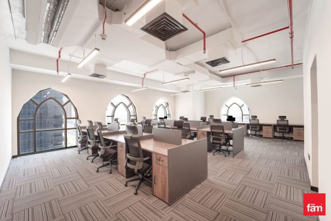 Üürile anda kontor asukohaga Dubai, AÜE: 186.7 m² Nr 631645 - pilt 1