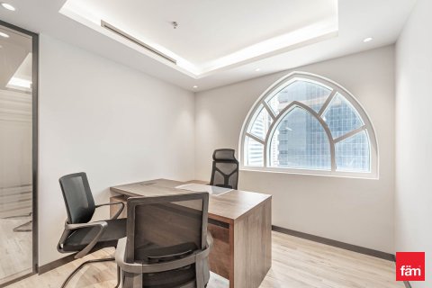 Üürile anda kontor asukohaga Dubai, AÜE: 186.7 m² Nr 631645 - pilt 8