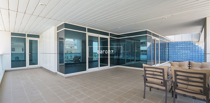 Apartment in Dubai Marina, UAE 2 bedrooms, 176.4 sq.m. № 625057