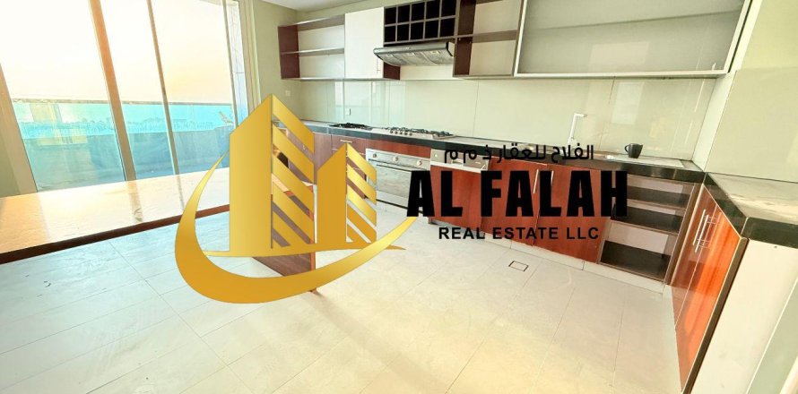 Apartamento en Al Majaz, Sharjah, EAU 3 dormitorios, 204 m² № 650804