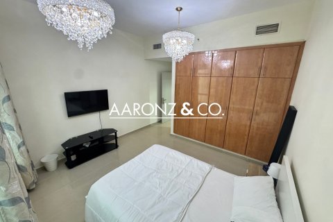 Apartment in Jumeirah Lake Towers, Dubai, UAE 2 bedrooms, 116 sq.m. № 681169 - photo 6