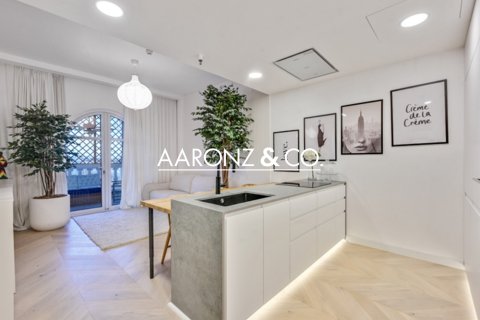 Apartment in Jumeirah Village Circle, Dubai, UAE 2 bedrooms, 108 sq.m. № 681171