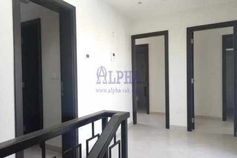 Shtëpi në qytet në Al Hamra Village, Ras Al Khaimah, Emiratet e Bashkuara Arabe 4 dhoma gjumi, 375.4 m2. № 572685 - Foto 16