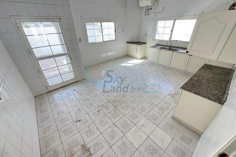 Willa do wynajęcia w Umm Suqeim, Dubai, ZEA 4 sypialnie, 372 mkw., nr 693808 - zdjęcie 13