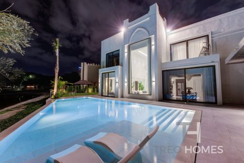 Vilë në Jumeirah Islands, Dubai, Emiratet e Bashkuara Arabe 5 dhoma gjumi, 527 m2. № 595554 - Foto 2