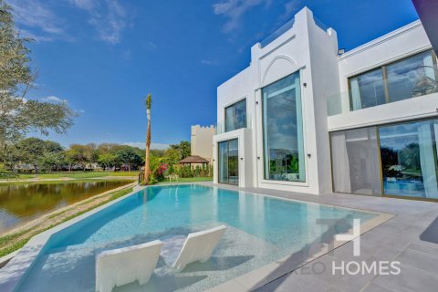 Vilë në Jumeirah Islands, Dubai, Emiratet e Bashkuara Arabe 5 dhoma gjumi, 527 m2. № 595554 - Foto 1