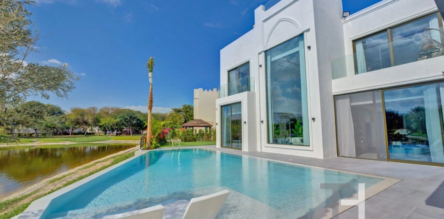 Vilë në Jumeirah Islands, Dubai, Emiratet e Bashkuara Arabe 5 dhoma gjumi, 527 m2. № 595554