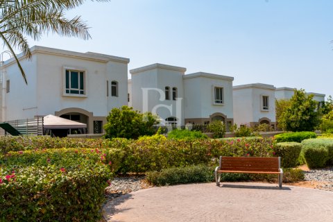 Вилла Al Ghadeer, Абу-Даби, БАӘ-да 3 жатын бөлмелер, 199 м² № 716307 - фото 1