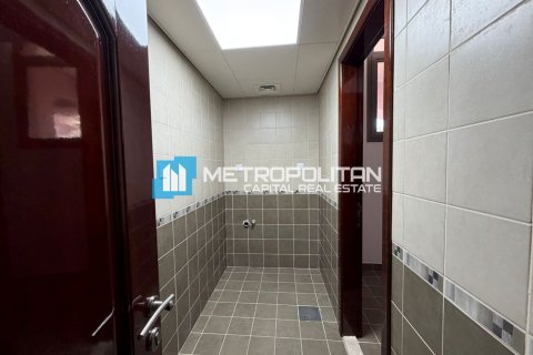 Villa in Abu Dhabi, UAE 5 bedrooms, 531.6 sq.m. № 700487 - photo 8