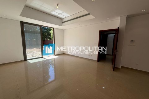 Villa in Abu Dhabi, UAE 5 bedrooms, 531.6 sq.m. № 700487 - photo 16