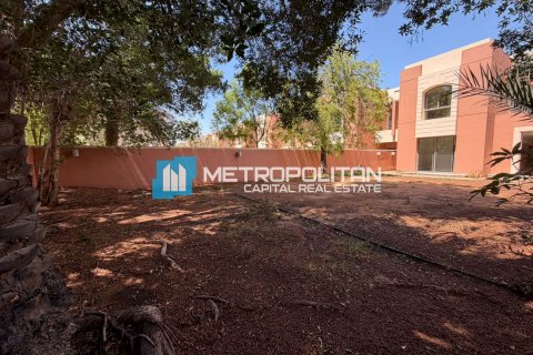 Villa til salg i Abu Dhabi, UAE 5 soveværelser, 531.6 kvm № 700486 - foto 22