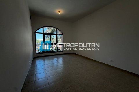 Villa til salg i Abu Dhabi, UAE 5 soveværelser, 531.6 kvm № 700486 - foto 17