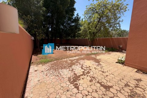 Villa til salg i Abu Dhabi, UAE 5 soveværelser, 531.6 kvm № 700486 - foto 19