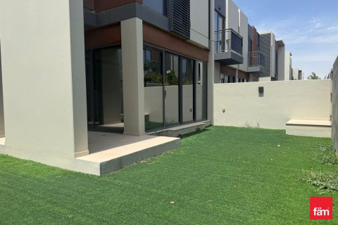 טאונהאוס להשכרה ב Dubai, איחוד האמירויות  4 חדרי שינה, 252 מ"ר, מספר 703547 - תמונה 3