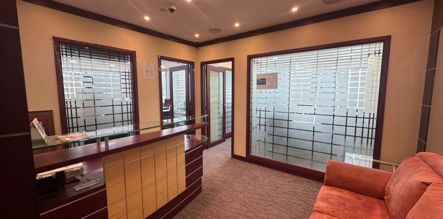 Dubai, UAE의 사무실 98.6제곱미터 번호 694317