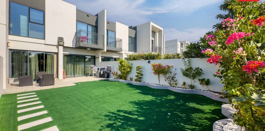 Villa itt: Dubai, EAE, 3 hálószoba, 217.6 m², azonosító: 662356