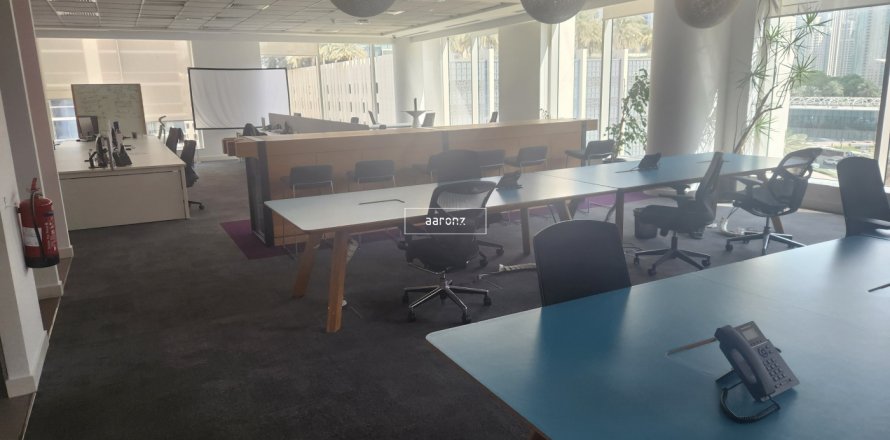 Office in Downtown Dubai (Downtown Burj Dubai), UAE 539.2 sq.m. № 633250