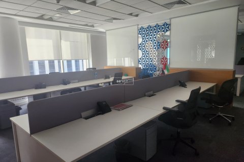 Office in Downtown Dubai (Downtown Burj Dubai), UAE 539.2 sq.m. № 633250 - photo 2