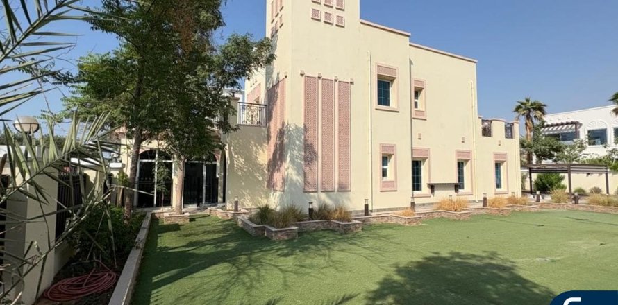 阿联酋 Dubai Jumeirah Village Triangle 别墅  3 卧, 675 平方米 , 编号 697737