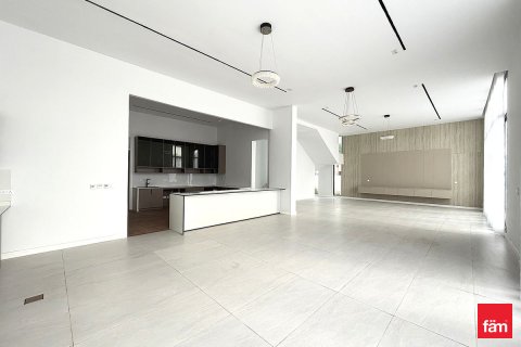 Villa in Dubai, UAE 5 bedrooms, 755.6 sq.m. № 699003 - photo 4