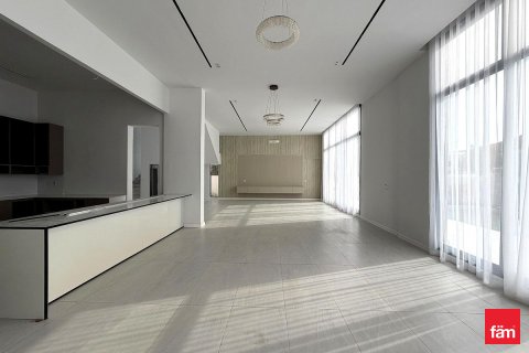 Villa in Dubai, UAE 5 bedrooms, 755.6 sq.m. № 699003 - photo 7