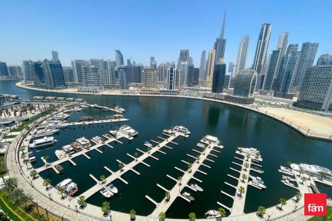 Apartment in Business Bay, Dubai, UAE 2 bedrooms, 123.9 sq.m. № 698982