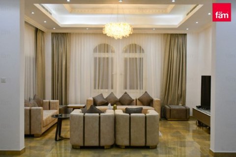 Vilă de închiriat în Dubai, EAU 5 dormitoare, 1193 mp.  №655806 - poză 3