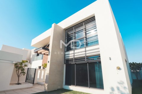 Villa  Yas Island, Abu Dhabijā, AAE 4 istabas, 463 m2 Nr. 555235 - attēls 1