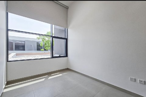 Townhouse in Tilal City, Sharjah, UAE 2 bedrooms, 175.03 sq.m. № 748245 - photo 12