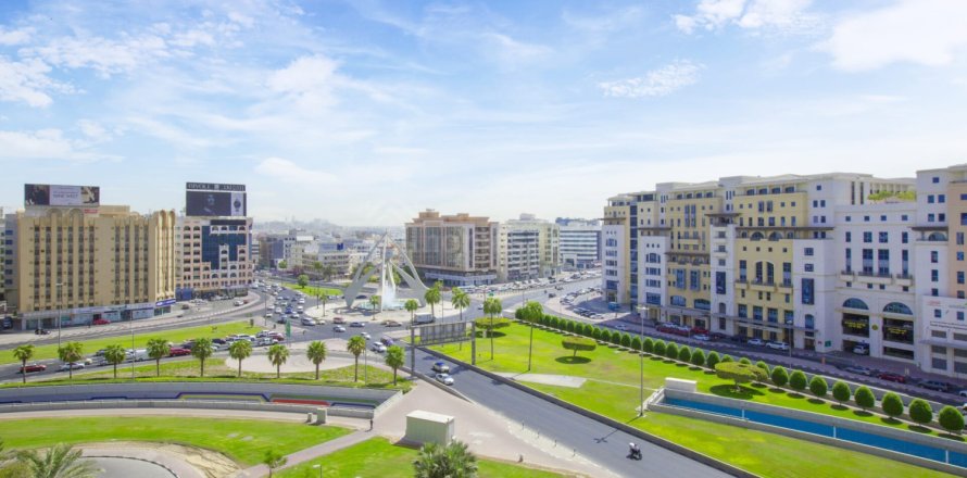 Apartament în Deira, Dubai, EAU 2 dormitoare, 133 mp.  №712505