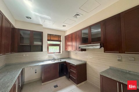 Dubai, UAE의 판매용 빌라 침실 4개, 432제곱미터 번호 695303 - 사진 6