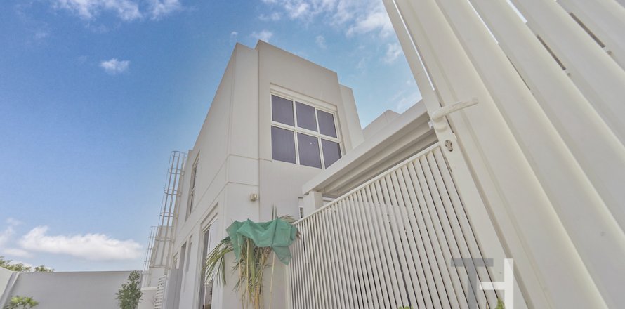 Townhouse in Mudon, Dubai, UAE 4 bedrooms, 264 sq.m. № 586442